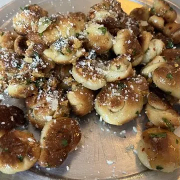 Garlic knots