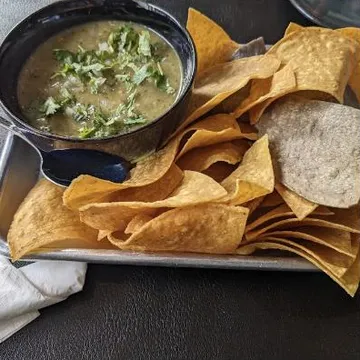 Chips and salsa verde
