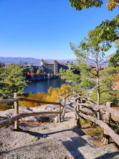 The lake and the Mountain House seen from the cliff path